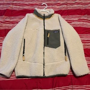 Patagonia Fleece Jacket Unisex Kids Youth Size Medium. Like new condition.